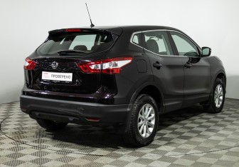 Подержанный автомобиль Nissan Qashqai 2014 года (5 фото)