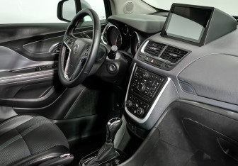 Подержанный автомобиль Opel Mokka 2012 года (13 фото)