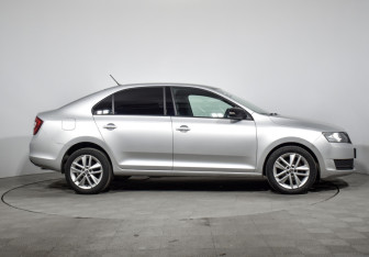 Подержанный автомобиль Skoda Rapid Liftback 2018 года (4 фото)