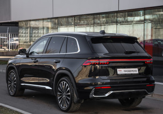 Подержанный автомобиль Geely Monjaro 2025 года (7 фото)
