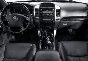 Подержанный автомобиль Toyota Land Cruiser Prado 2008 года (14 фото)