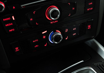 Подержанный автомобиль Audi Q5 2015 года (17 фото)