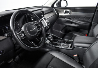 Подержанный автомобиль Kia Sorento 2021 года (8 фото)