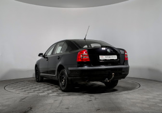 Подержанный автомобиль Skoda Octavia Liftback 2008 года (7 фото)