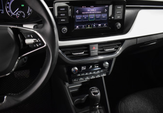 Подержанный автомобиль Skoda Rapid Liftback 2021 года (16 фото)