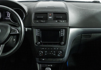 Подержанный автомобиль Skoda Yeti 2015 года (14 фото)