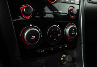 Подержанный автомобиль Mazda 3 Hatchback 2008 года (15 фото)