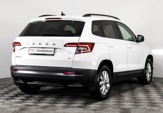 Подержанный автомобиль Skoda Karoq 2021 года (5 фото)