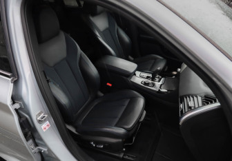 Подержанный автомобиль BMW X4 2018 года (26 фото)