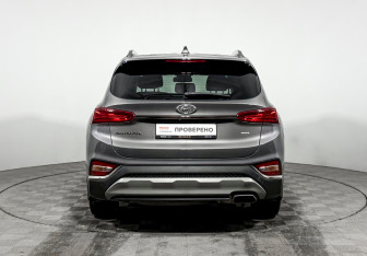 Подержанный автомобиль Hyundai Santa Fe 2019 года (6 фото)
