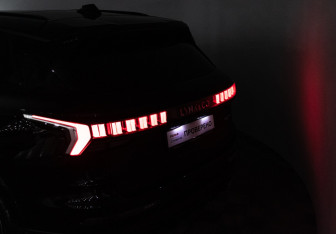 Подержанный автомобиль Lynk&Co 09 2023 года (35 фото)