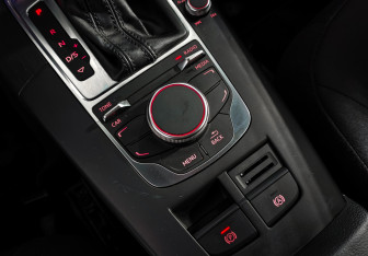 Подержанный автомобиль Audi A3 Hatchback 2014 года (17 фото)