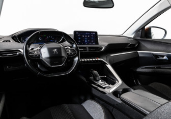 Подержанный автомобиль Peugeot 3008 2017 года (15 фото)