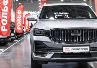 Подержанный автомобиль Geely Monjaro 2023 года (4 фото)