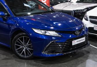 Подержанный автомобиль Toyota Camry Sedan 2021 года (8 фото)