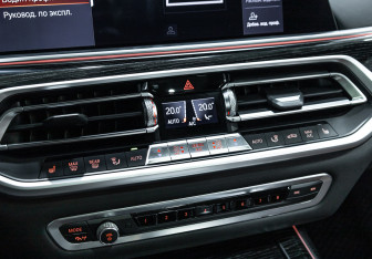 Подержанный автомобиль BMW X7 2020 года (31 фото)