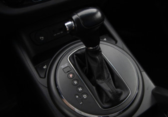 Подержанный автомобиль Kia Sportage 2011 года (15 фото)