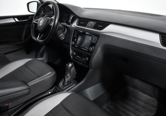 Подержанный автомобиль Skoda Rapid Liftback 2019 года (13 фото)