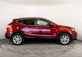 Подержанный автомобиль Nissan Qashqai 2014 года (4 фото)