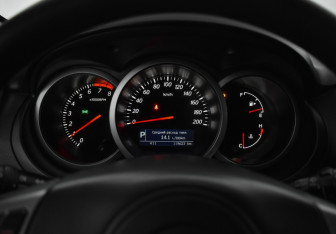 Подержанный автомобиль Suzuki Grand Vitara 2011 года (19 фото)