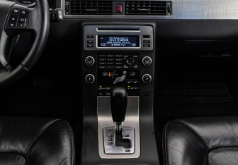 Подержанный автомобиль Volvo XC70 2008 года (13 фото)