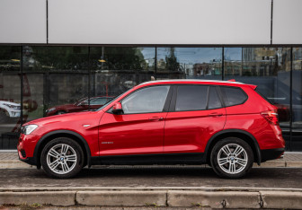Подержанный автомобиль BMW X3 2017 года (9 фото)