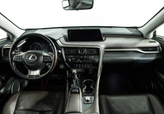 Подержанный автомобиль Lexus RX 2018 года (13 фото)