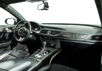 Подержанный автомобиль Audi A6 Sedan 2017 года (9 фото)