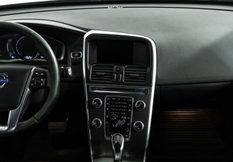 Подержанный автомобиль Volvo XC60 2014 года (14 фото)