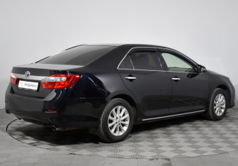 Подержанный автомобиль Toyota Camry Sedan 2012 года (5 фото)