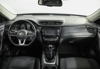 Подержанный автомобиль Nissan X-Trail 2019 года (10 фото)