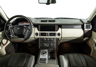 Подержанный автомобиль Land Rover Range Rover 2012 года (13 фото)