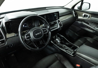 Подержанный автомобиль Kia Sorento 2023 года (11 фото)