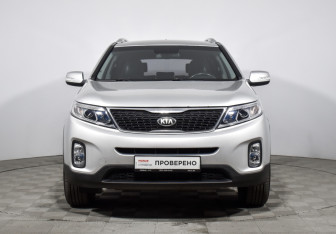 Подержанный автомобиль Kia Sorento 2013 года (2 фото)