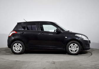 Подержанный автомобиль Suzuki Swift Hatchback 2011 года (4 фото)