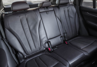 Подержанный автомобиль BMW X5 2013 года (32 фото)