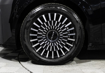 Подержанный автомобиль Zeekr 009 2023 года (31 фото)