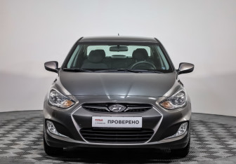 Подержанный автомобиль Hyundai Solaris Sedan 2011 года (2 фото)