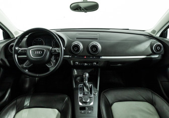 Подержанный автомобиль Audi A3 Sedan 2014 года (13 фото)