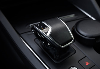 Подержанный автомобиль Volkswagen Touareg 2021 года (18 фото)