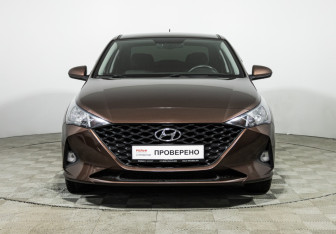 Подержанный автомобиль Hyundai Solaris Sedan 2021 года (2 фото)