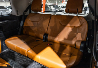 Подержанный автомобиль Lexus LX 2012 года (35 фото)