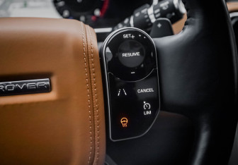 Подержанный автомобиль Land Rover Range Rover 2021 года (13 фото)