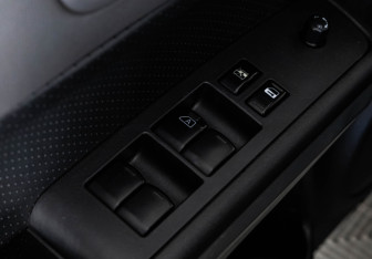 Подержанный автомобиль Nissan X-Trail 2007 года (17 фото)