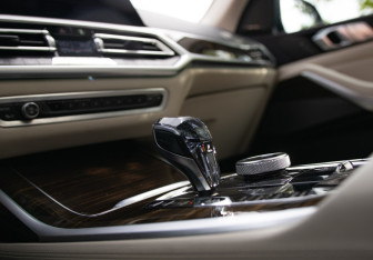 Подержанный автомобиль BMW X7 2019 года (27 фото)