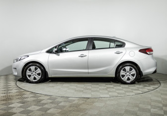 Подержанный автомобиль Kia Cerato Sedan 2019 года (8 фото)