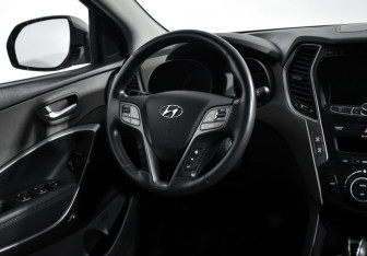 Подержанный автомобиль Hyundai Santa Fe 2016 года (15 фото)
