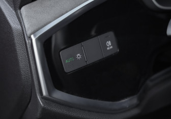 Подержанный автомобиль Audi Q3 2019 года (23 фото)