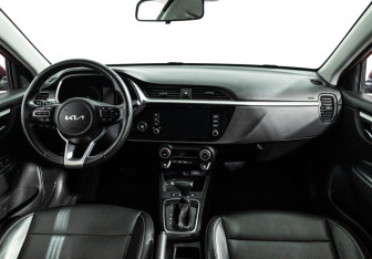 Подержанный автомобиль Kia Rio Sedan 2022 года (13 фото)