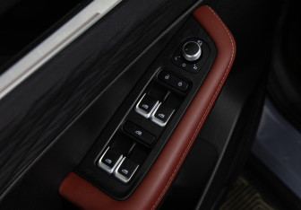 Подержанный автомобиль Geely Coolray 2023 года (17 фото)